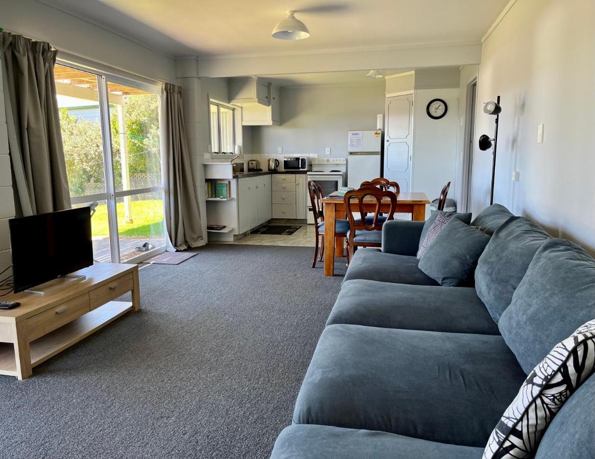 Gilmour Getaway Raglan Exterior photo